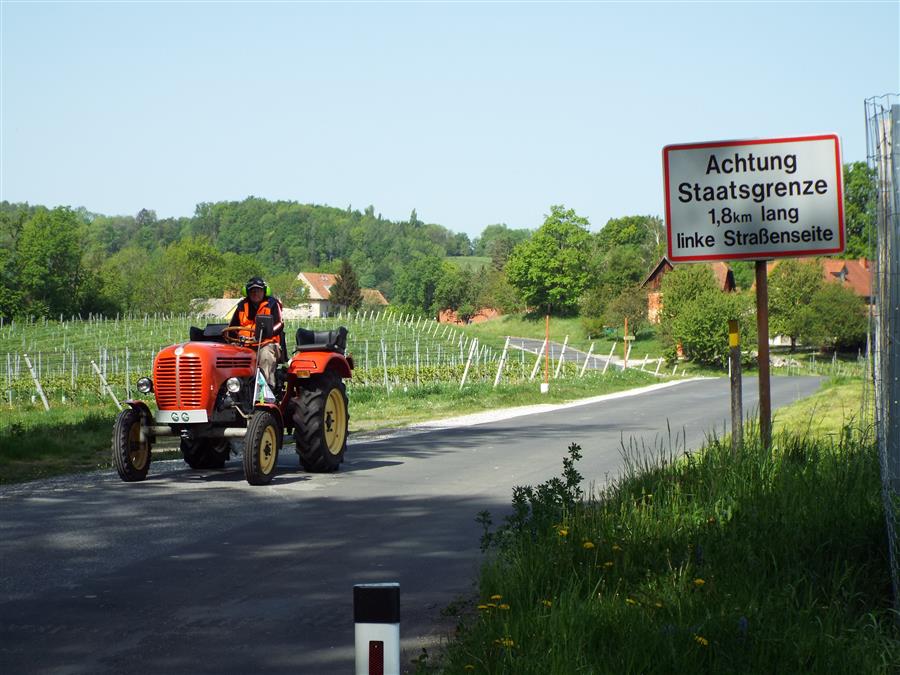 Der Grenze entlang Der Grenze entlang