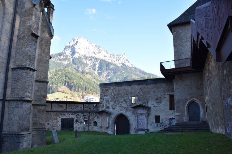 Blick zum Pfaffenstein Blick zum Pfaffenstein
