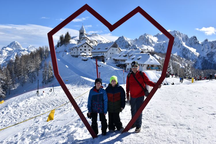 Hermano mit den zwei Buben