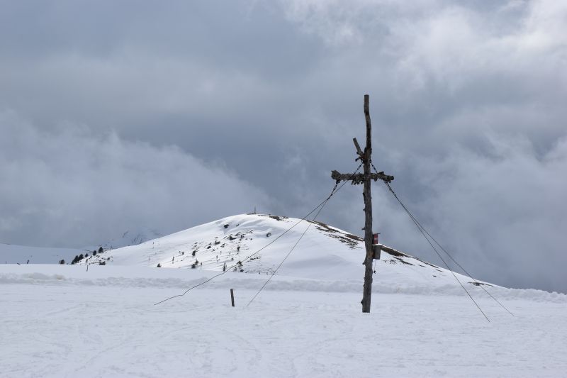 2120m