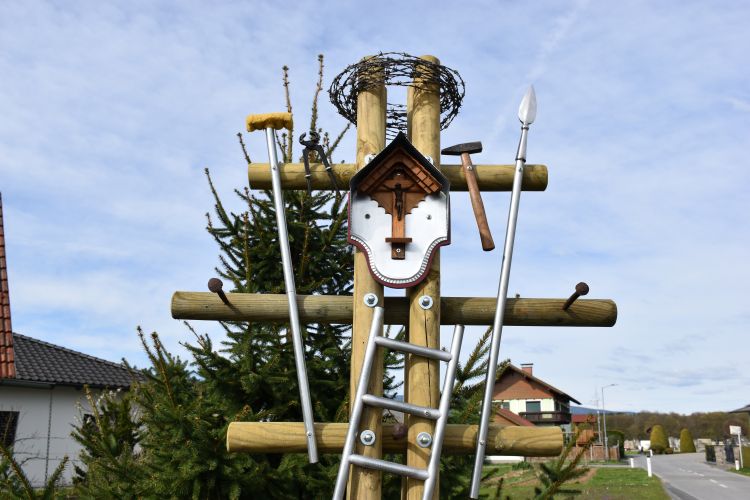 Das Wetterkreuz ist vollendet
