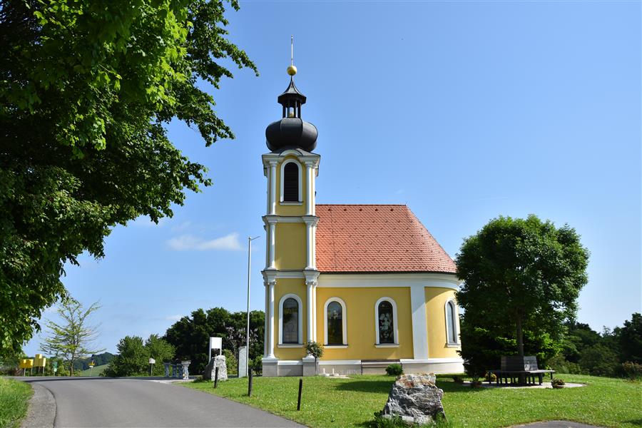 Mini Basilika, Josefs Kapelle am Setzberg, Fam. Friedl 2010 erbaut als Dankbarkeit Mini Basilika, Josefs Kapelle am Setzberg, Fam. Friedl 2010 erbaut als Dankbarkeit
